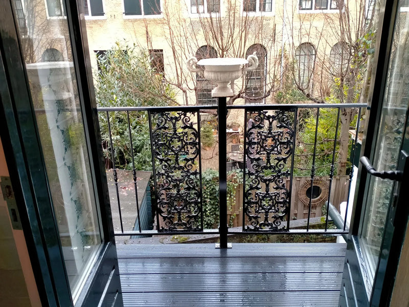 Frans Balkon met Siersmeedwerk